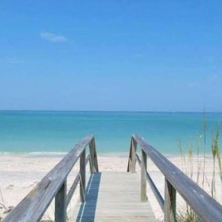 Charming Studio Unit Across From Lido Key Beach Sarasota Buitenkant foto