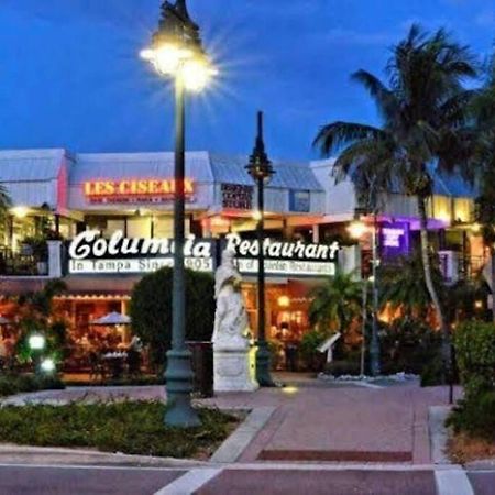 Charming Studio Unit Across From Lido Key Beach Sarasota Buitenkant foto