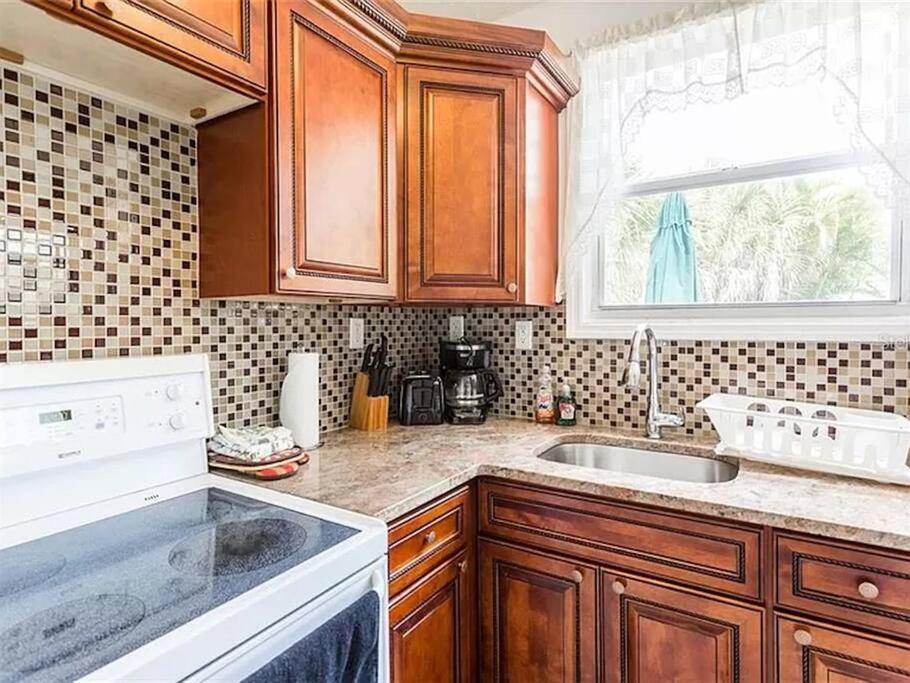 Charming Studio Unit Across From Lido Key Beach Sarasota Buitenkant foto