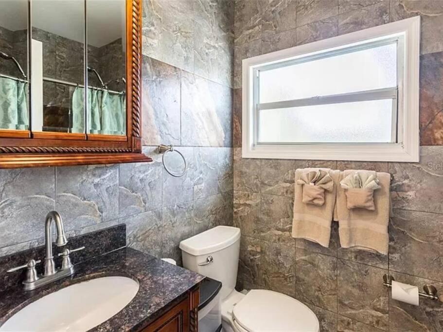 Charming Studio Unit Across From Lido Key Beach Sarasota Buitenkant foto