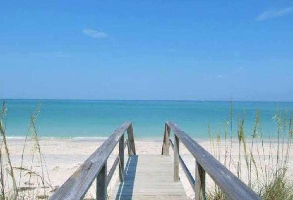 Charming Studio Unit Across From Lido Key Beach Sarasota Buitenkant foto