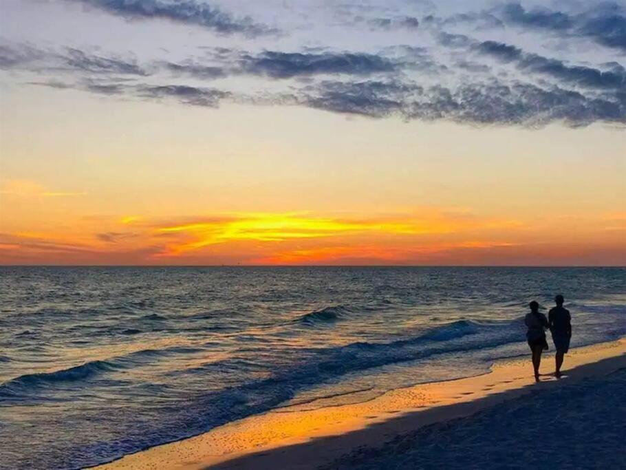 Charming Studio Unit Across From Lido Key Beach Sarasota Buitenkant foto