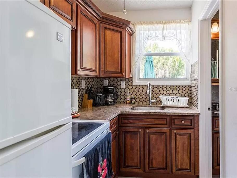 Charming Studio Unit Across From Lido Key Beach Sarasota Buitenkant foto