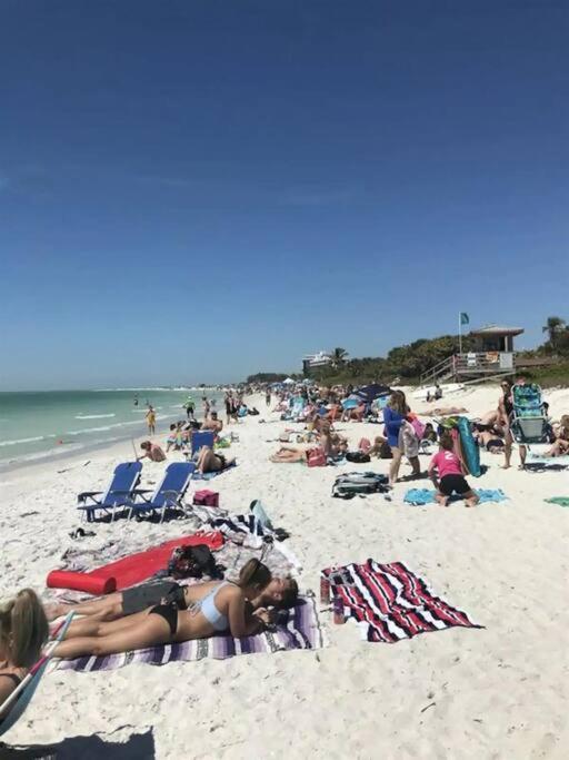 Charming Studio Unit Across From Lido Key Beach Sarasota Buitenkant foto